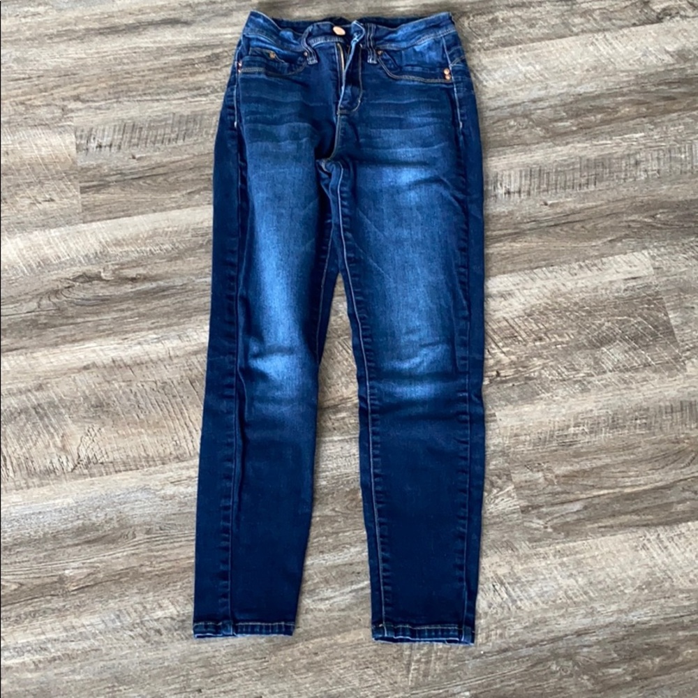Dark wash skinny jeans